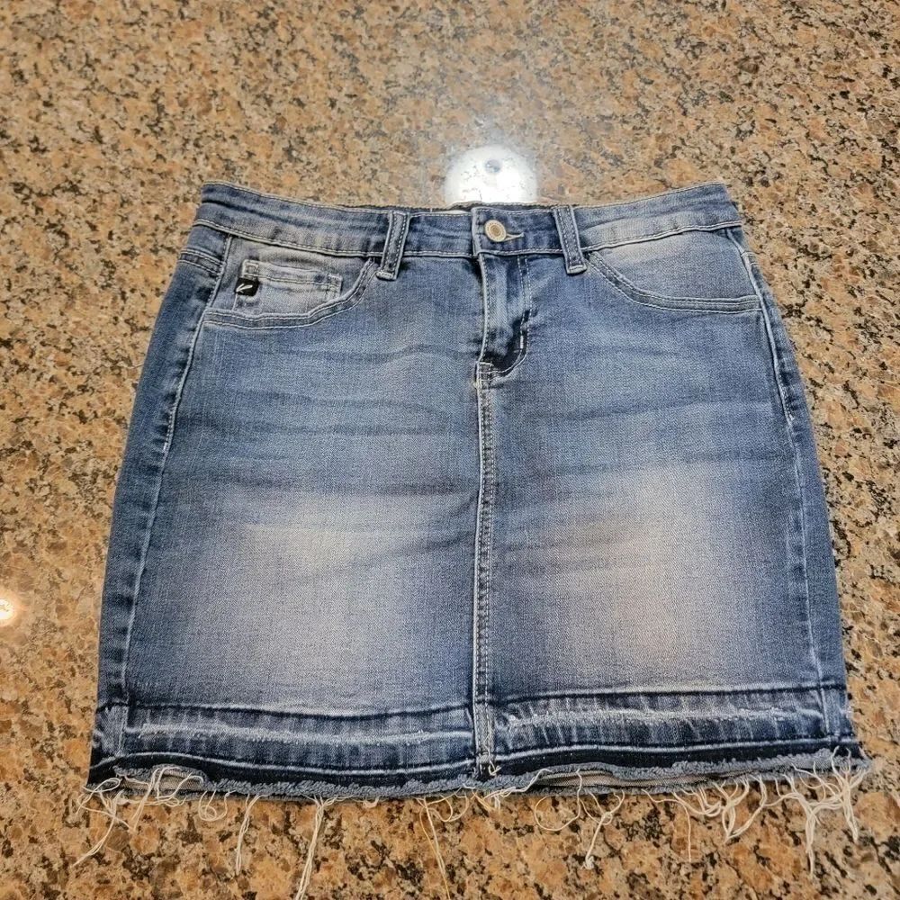 KanCan Denim Skirt raw hem size 7 / 27